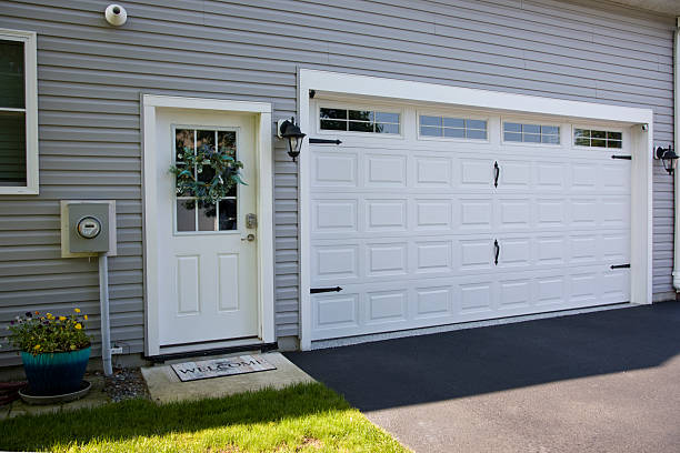 24/7 Emergency Garage Door Panel Replacement experts in Yazoo City, MS